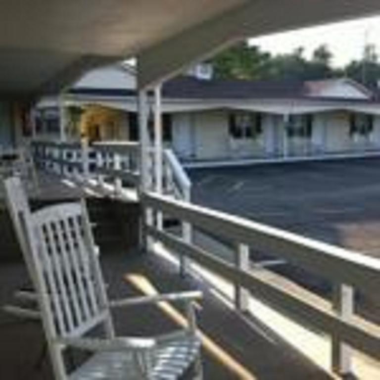 Longhouse Lodge Motel Watkins Glen Exterior photo